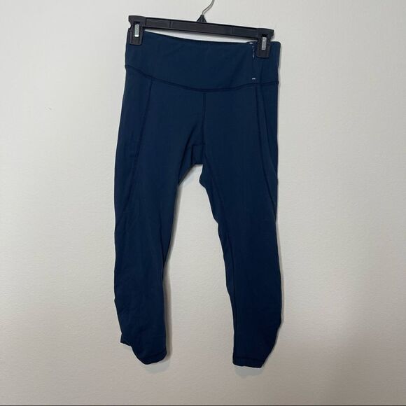 Calia by Carrie Underwood Women’s Navy Cropped Leggings Ruched Size Small - Picture 2 of 5